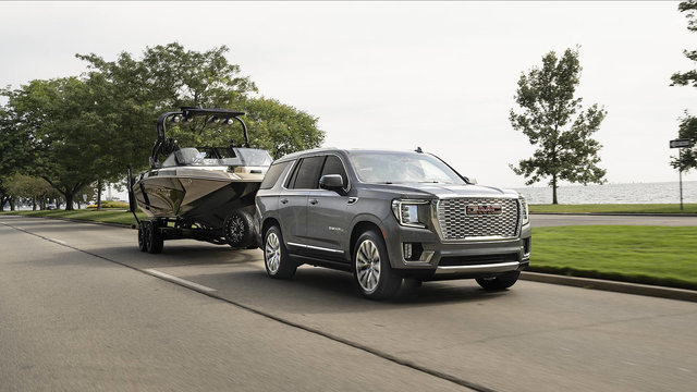2021 GMC Yukon vs 2021 BMW X7: Value and Power | Wheaton Buick GMC