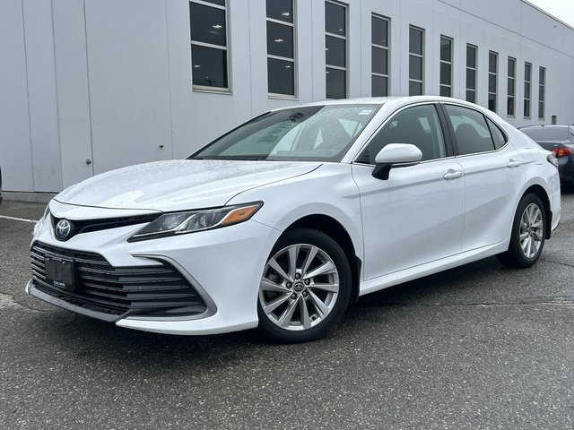 2024 Toyota Camry Hybrid in Bolton, Ontario