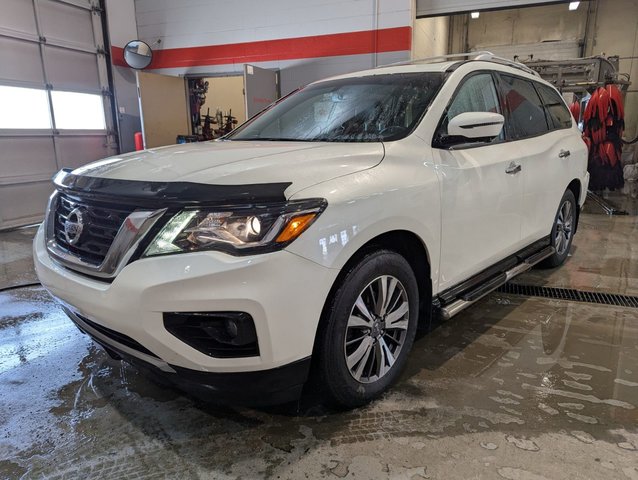 2018 Nissan Pathfinder in Calgary, Alberta