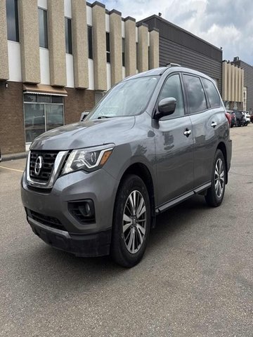 2018 Nissan Pathfinder in Calgary, Alberta