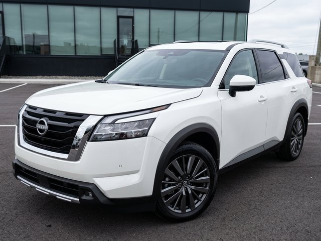 2023 Nissan Pathfinder in Calgary, Alberta