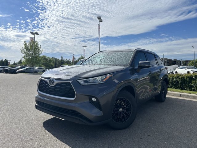 2022 Toyota Highlander in Calgary, Alberta