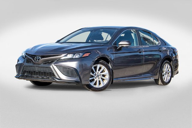 2021 Toyota Camry in Montreal, Quebec