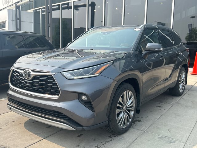 2021 Toyota Highlander in Calgary, Alberta