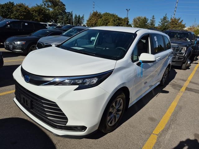 2025 Toyota Sienna Hybrid in Regina, Saskatchewan