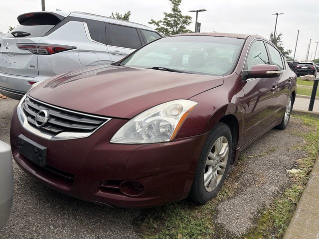 2010 Nissan Altima in Mississauga, Ontario