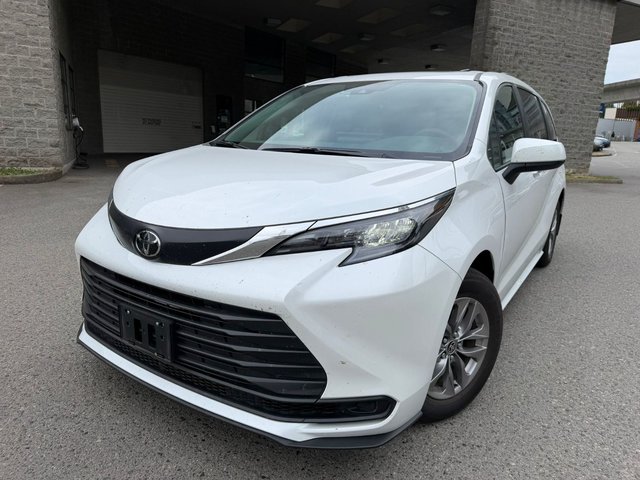 2026 Toyota Sienna Hybrid in North Vancouver, British Columbia