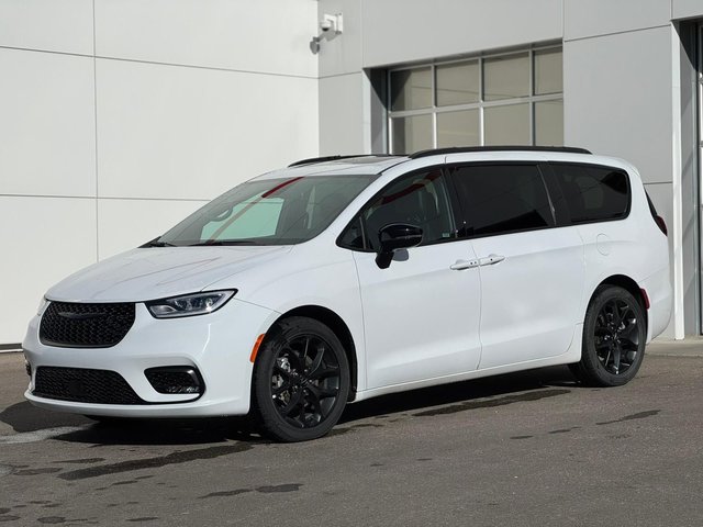 2024 Chrysler Pacifica in Calgary, Alberta