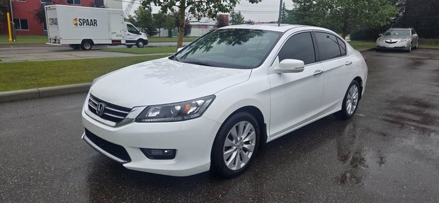 2015 Honda Accord in Calgary, Alberta