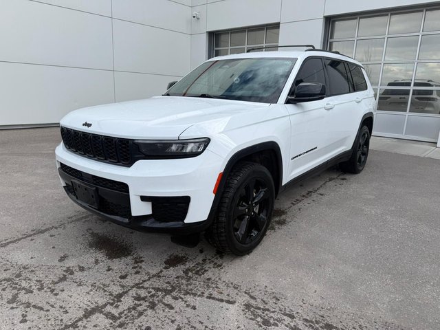 2022 Jeep Grand Cherokee in Calgary, Alberta