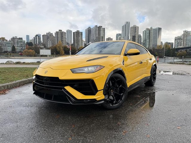 2023 Lamborghini Urus in Vancouver, British Columbia