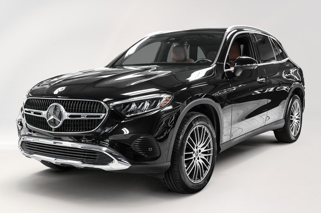 Mercedes-Benz GLC300  2024 à Dollard-des-Ormeaux, Québec
