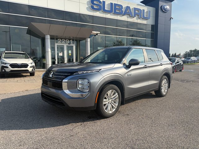 Mitsubishi Outlander PHEV  2023 à Dorval, Québec