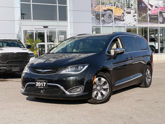 2017 Chrysler Pacifica in Woodbridge, Ontario