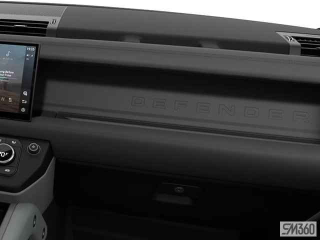 2025  Defender 130 V8