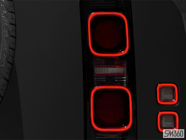 2025  Defender 90 V8