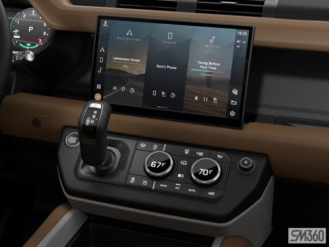 2025  Defender 90 V8