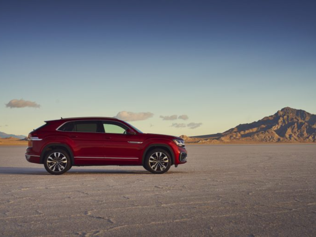 How can the Volkswagen Atlas Cross Sport stand out from more expensive competitors from Audi, BMW and Mercedes-Benz?