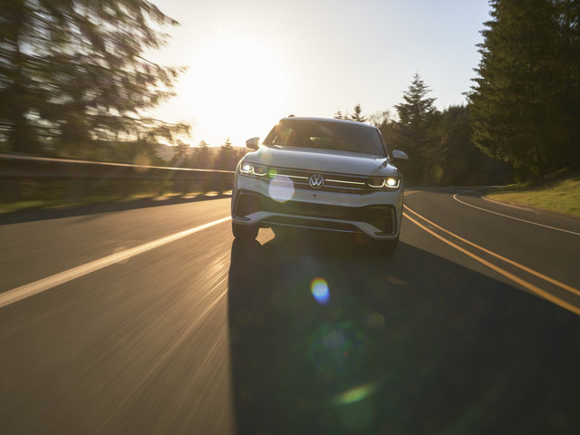 Les 3 principales raisons pour lesquelles le Volkswagen Tiguan 2023 laisse le Hyundai Tucson derrière lui