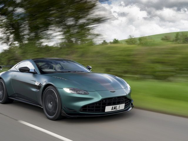Aston Martin Vantage 2022 : élégance exclusive