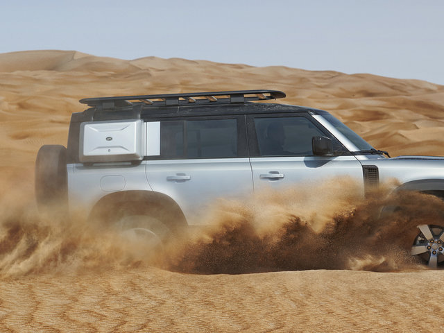 Le légendaire Land Rover Defender : 5 raisons incontournables d'en acheter un d'occasion