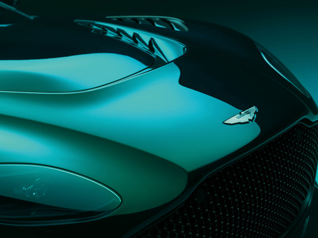 Aston Martin adapte sa stratégie d'électrification pour mieux servir les clients exigeants