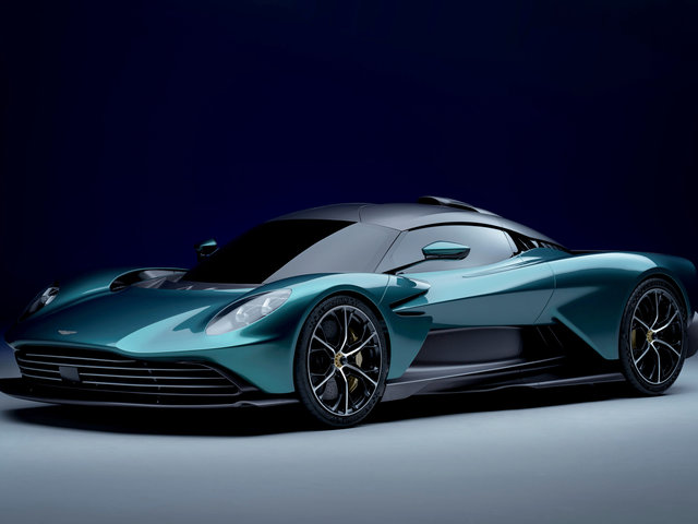 2025 Aston Martin Valhalla: Your Everyday Symphony – When a Concert Hall Meets a Cockpit