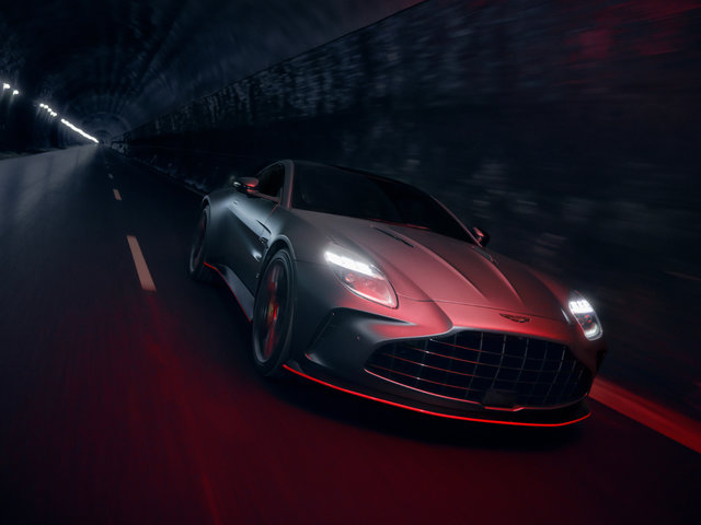 Aston Martin Vantage S 2026 : 670 hp et 590 lb-pi de couple sous la loupe