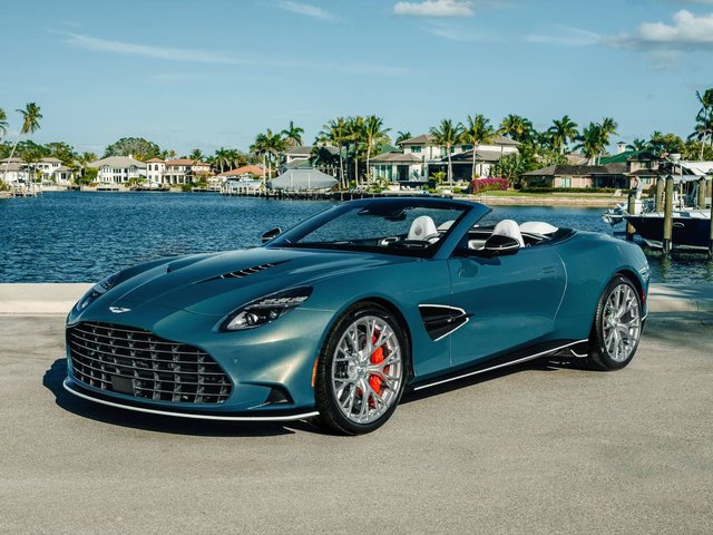 Le Grand Tourisme en Vanquish : Pourquoi Aston Martin construit des voitures pour le voyage