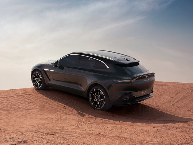 2020 Aston Martin DBX vs 2020 Lamborghini Urus