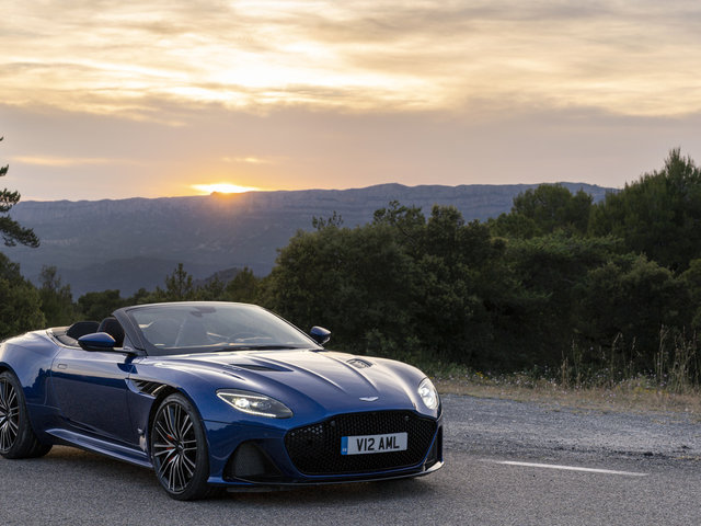 A few tips to store your Aston Martin in winter