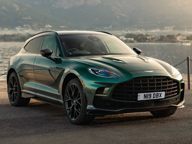 Aston Martin DBX707