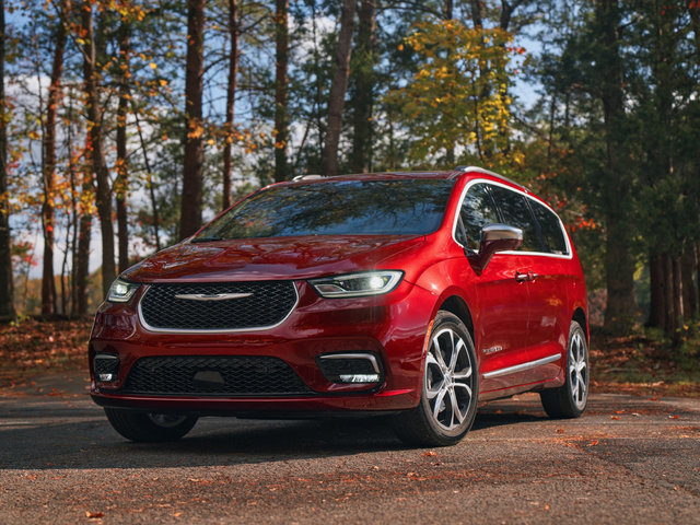 La Chrysler Pacifica et la Pacifica hybride rechargeable 2024 : 40 ans de succès
