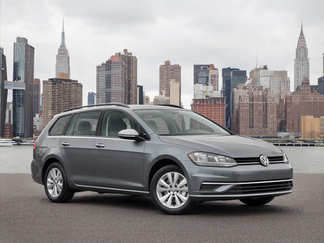Why buy a pre-owned VW Golf?