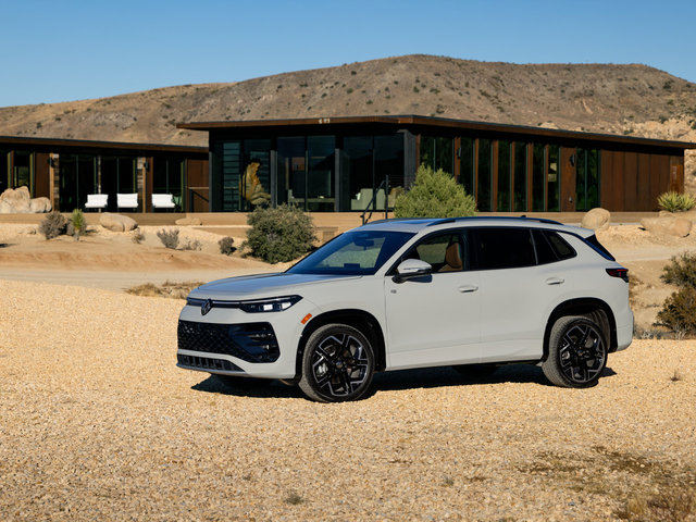 Best SUVs for BC Families: 2025 Volkswagen Tiguan vs Atlas Comparison