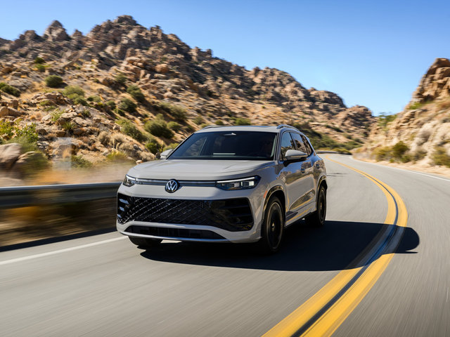 2025 VW Tiguan vs. 2025 Honda CR-V: Which is Better for Coquitlam Families?