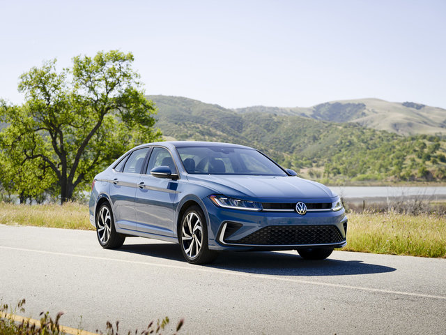 Sedan vs. SUV: How the 2026 Jetta and Taos Stack Up for BC Families