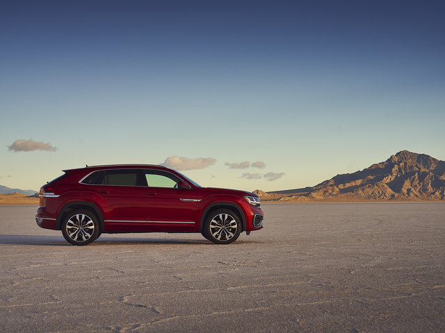 2021 Volkswagen Atlas Cross Sport vs 2021 Hyundai Santa Fe: