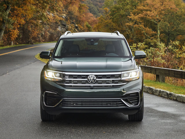 2022 Volkswagen Atlas vs. 2022 Hyundai Palisade: Choose Space and Efficiency
