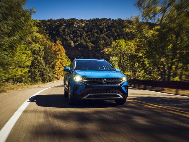 2022 Volkswagen Taos vs. 2022 Honda HR-V: More Value, More Efficiency