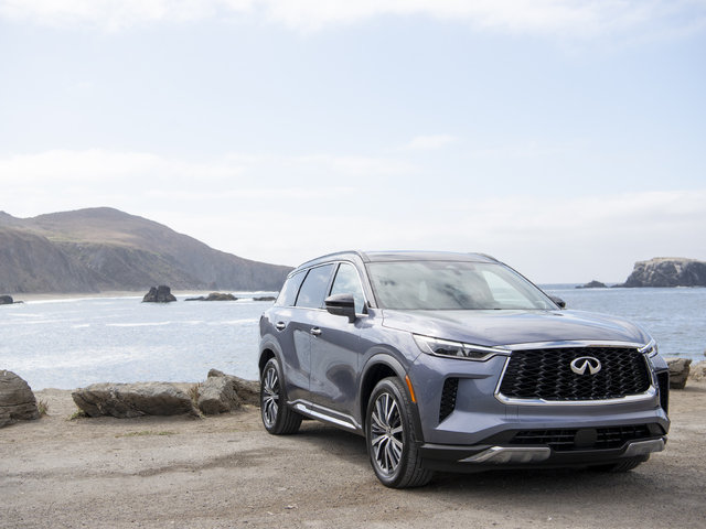 The Infiniti QX60 is a better value than the Mercedes-Benz GLE