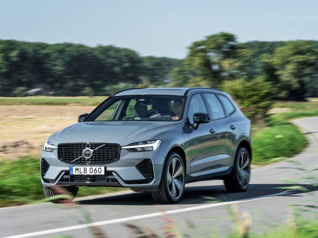 Volvo's Extended Range Recharge Plug-In Hybrid Models: Paving the Way to a Greener Future