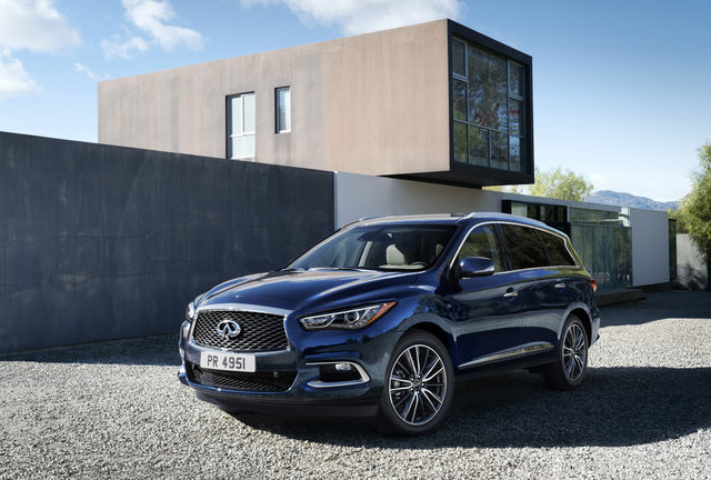 2017 Infiniti QX60 vs Lexus RX: comfort and then what?