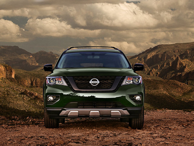 2020 Nissan Pathfinder vs 2020 Toyota Highlander