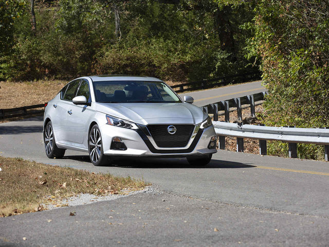 The Auto Industry Is Online Now