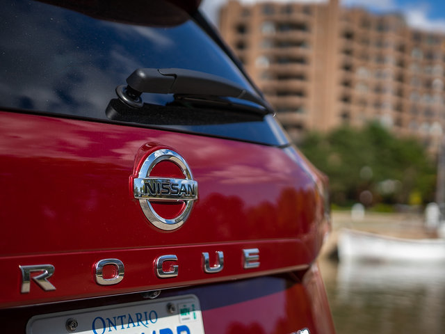 2021 Nissan Rogue vs 2022 Hyundai Tucson: Better fuel economy awaits in the Rogue