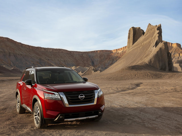 Three reasons to buy a 2022 Nissan Pathfinder instead of a 2022 Kia Telluride