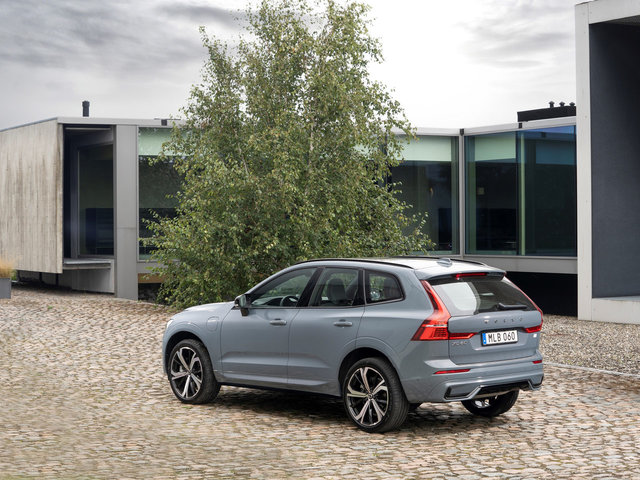 2022 Volvo XC60 Recharge vs BMW X3 PHEV: Choose Refinement and Performance