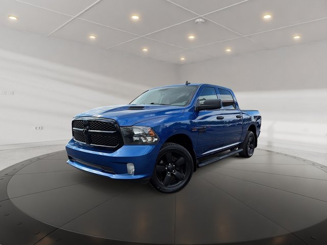 Ram 1500 Classic Express NIGHT + CREW + CARPLAY + CAM + HOOD SPORT 2019