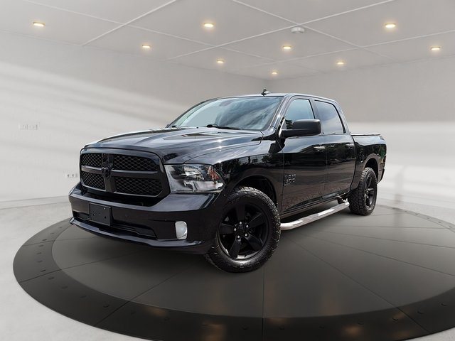2023 Ram 1500 Classic Express NIGHT + CREW + CARPLAY + CAM + HEATED SEAT